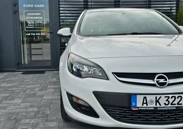 Opel Astra cena 35900 przebieg: 120000, rok produkcji 2015 z Brzozów małe 781